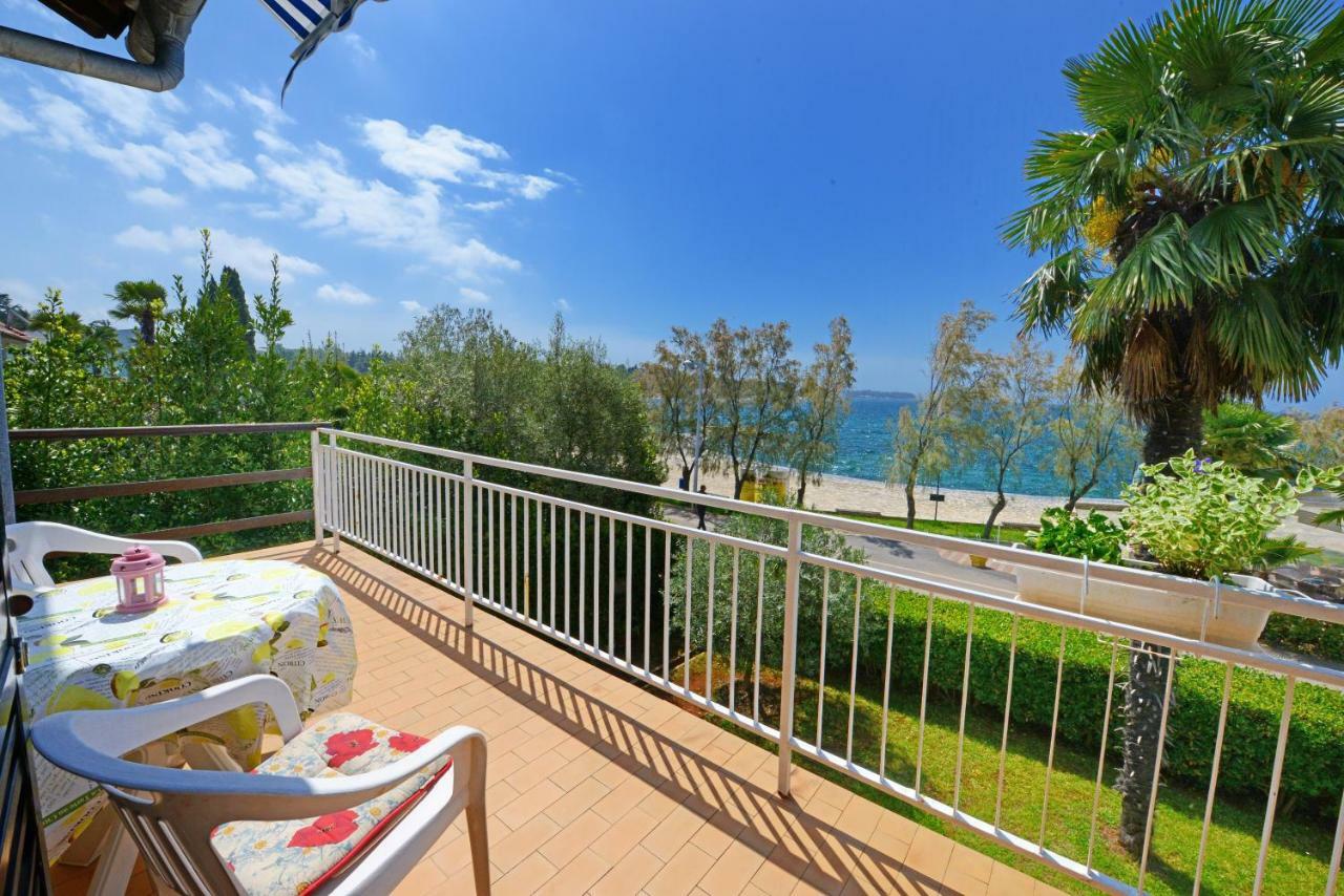 Beautiful Apartments First Row To The Sea Poreč Exteriör bild
