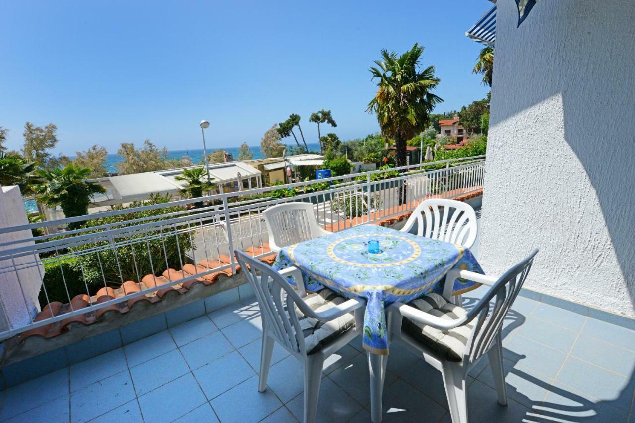 Beautiful Apartments First Row To The Sea Poreč Exteriör bild